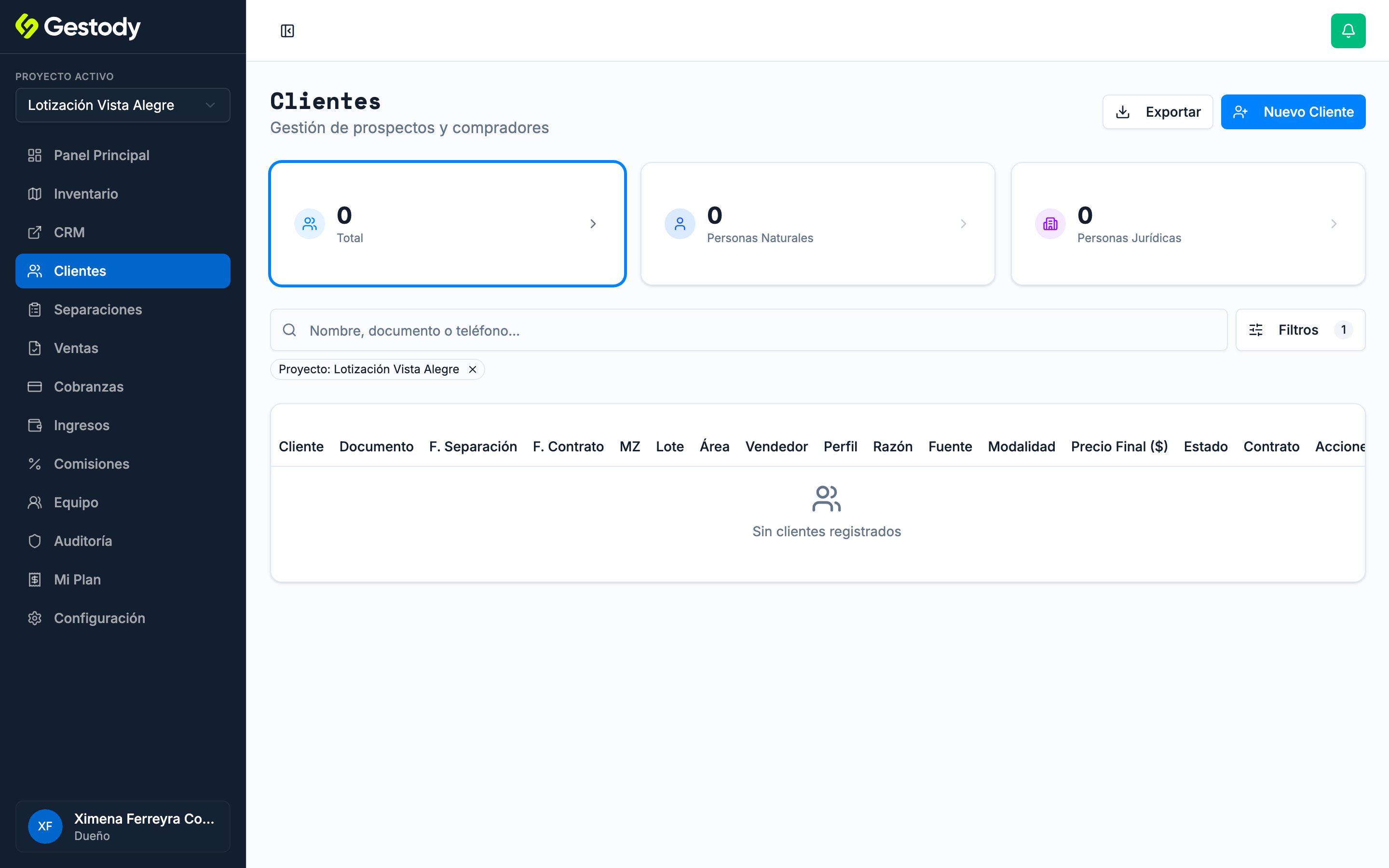 Vista principal de Clientes con KPIs de total, personas naturales y jurídicas, filtros y tabla con clientes